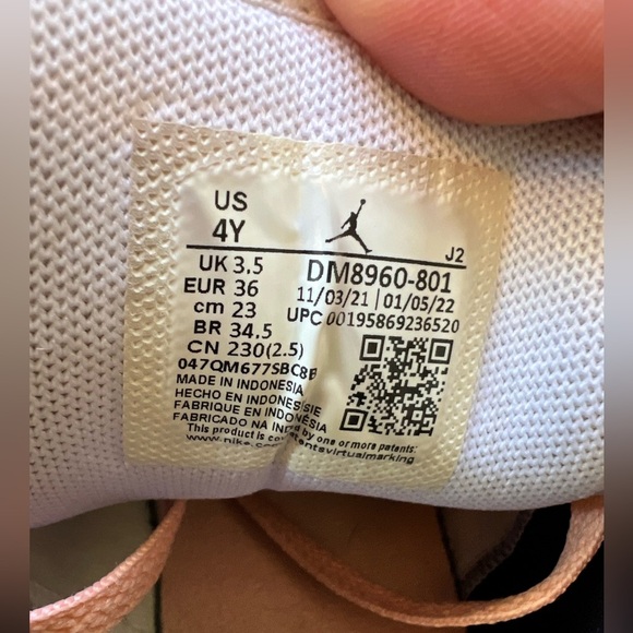 NIKE AIR JORDAN 1 LOW GS LT MADDER ROOT BLACK WHITE DM8960-801 SIZE 4 - Picture 4 of 8